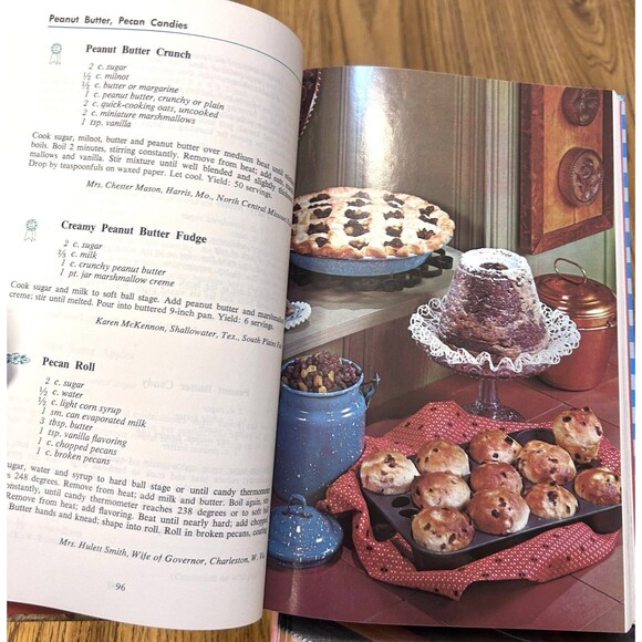 Favorite recipes of America Desserts, vegetables ,meats, salads, casseroles - Picture 12 of 16